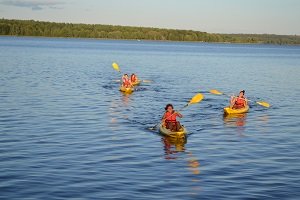 kids kayaking