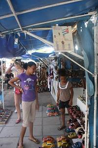 kids at the varadero markets